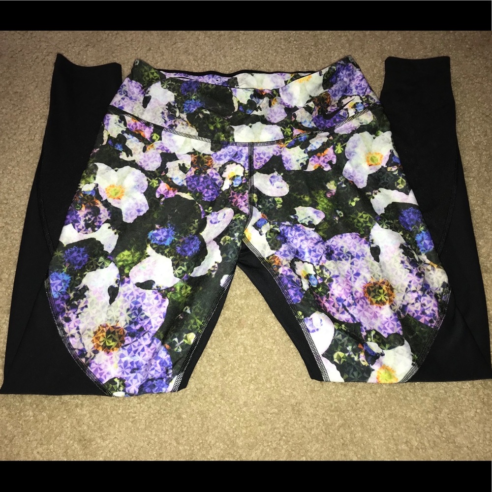 NWOT Nike capri leggings